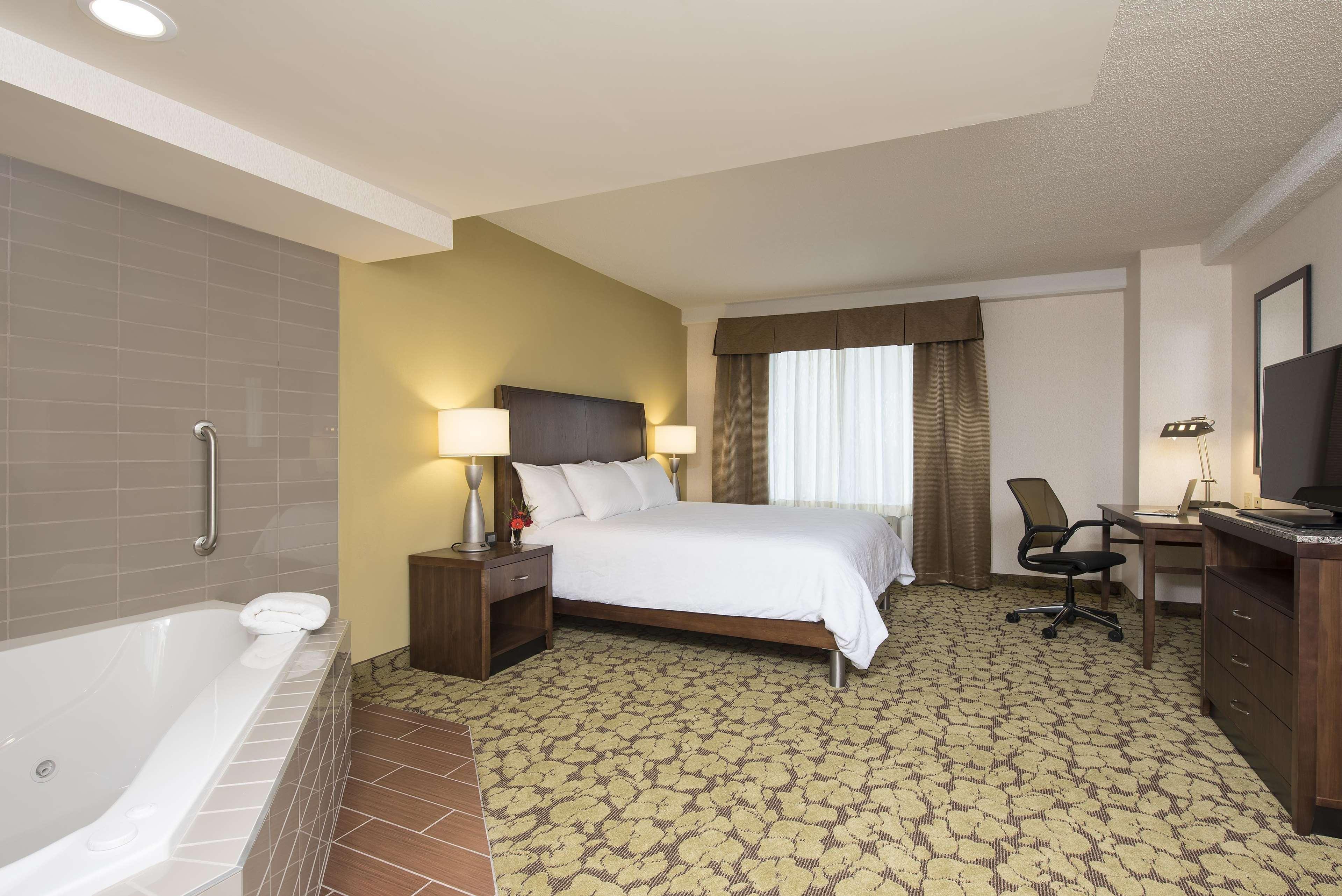 Hilton Garden Inn Louisville Downtown מראה חיצוני תמונה