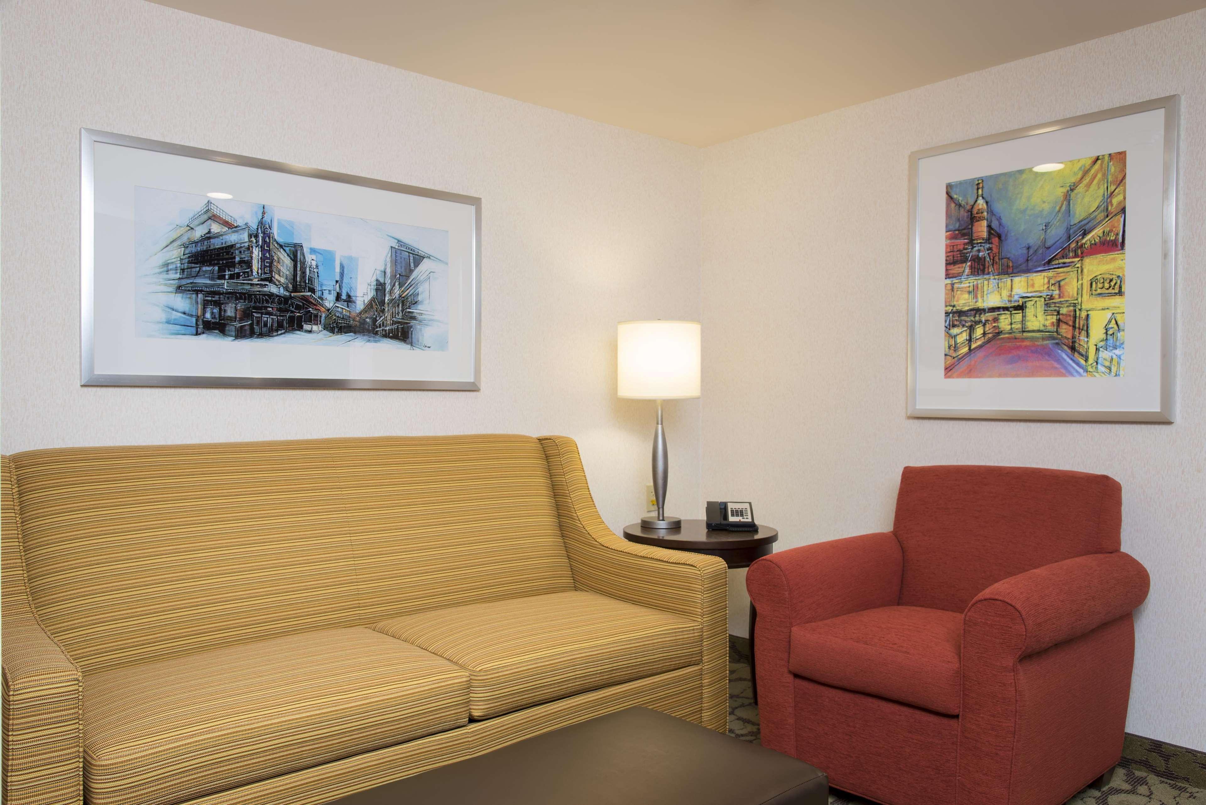 Hilton Garden Inn Louisville Downtown מראה חיצוני תמונה