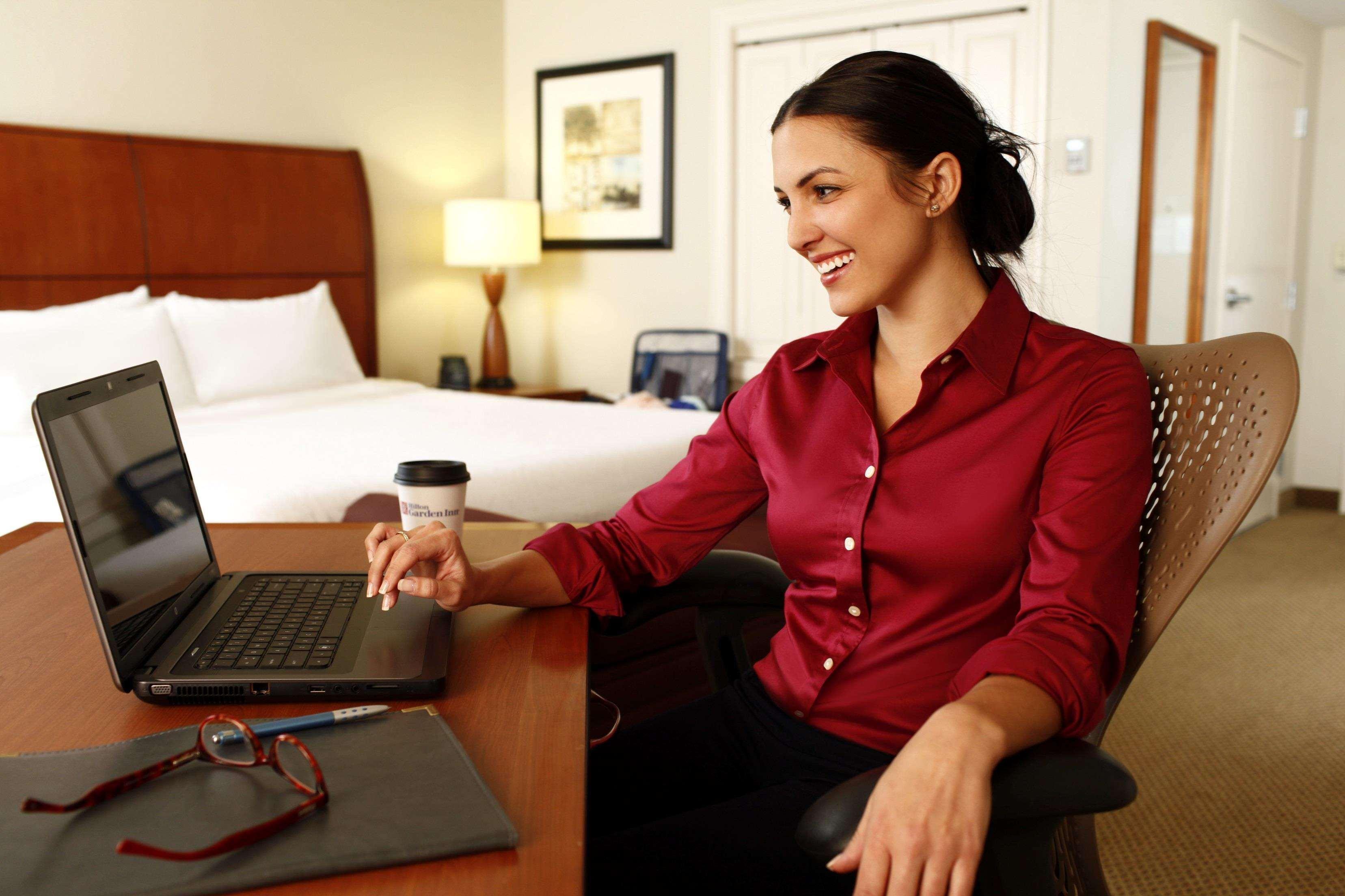 Hilton Garden Inn Louisville Downtown מראה חיצוני תמונה