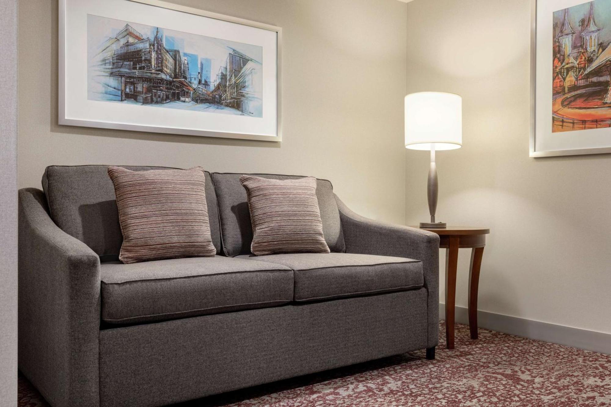 Hilton Garden Inn Louisville Downtown מראה חיצוני תמונה