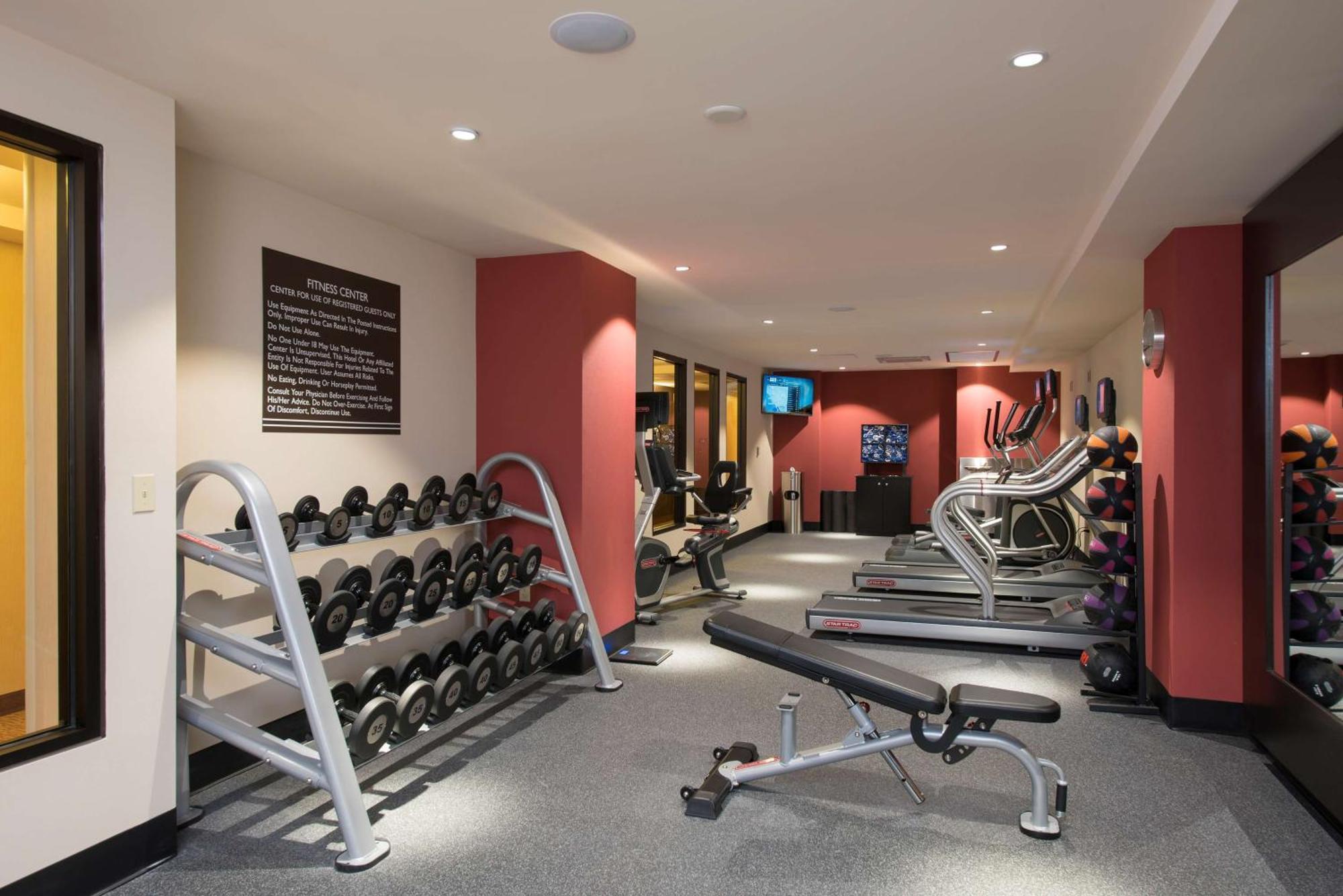 Hilton Garden Inn Louisville Downtown מראה חיצוני תמונה