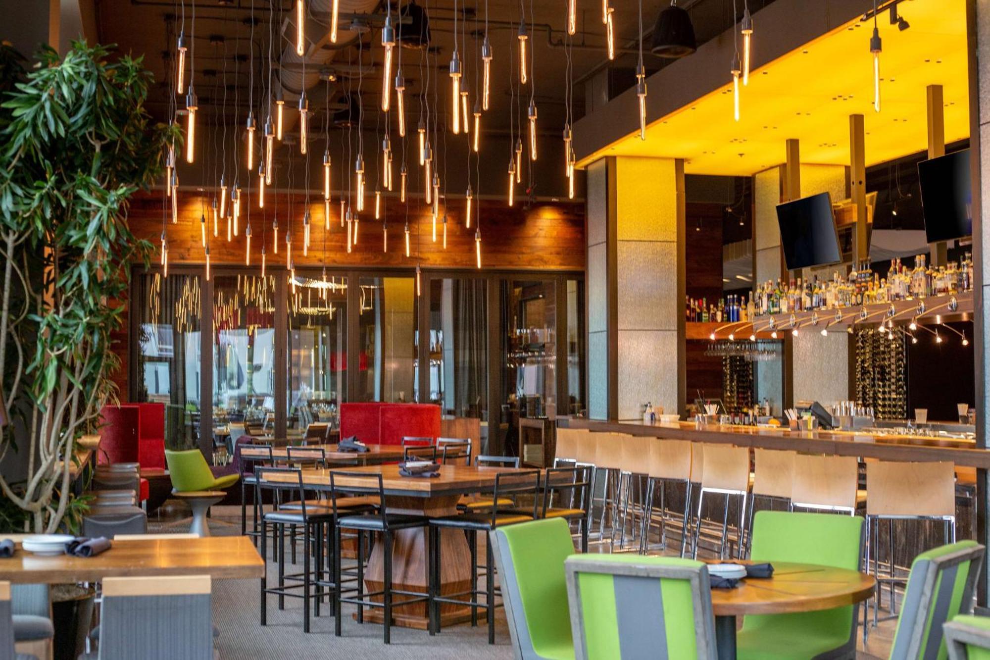 Hilton Garden Inn Louisville Downtown מראה חיצוני תמונה